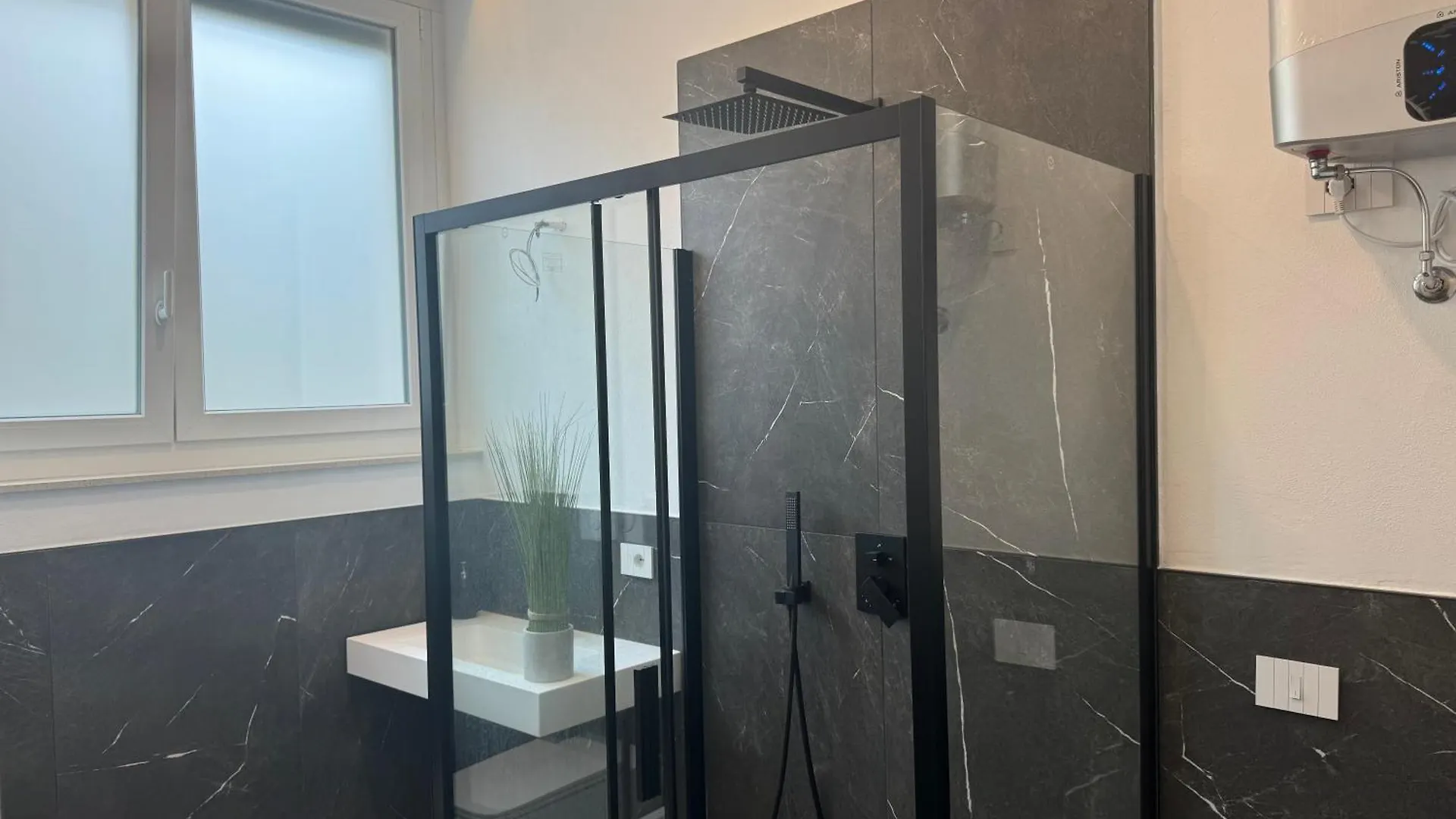 New!! Statuto Apartments Bergamo