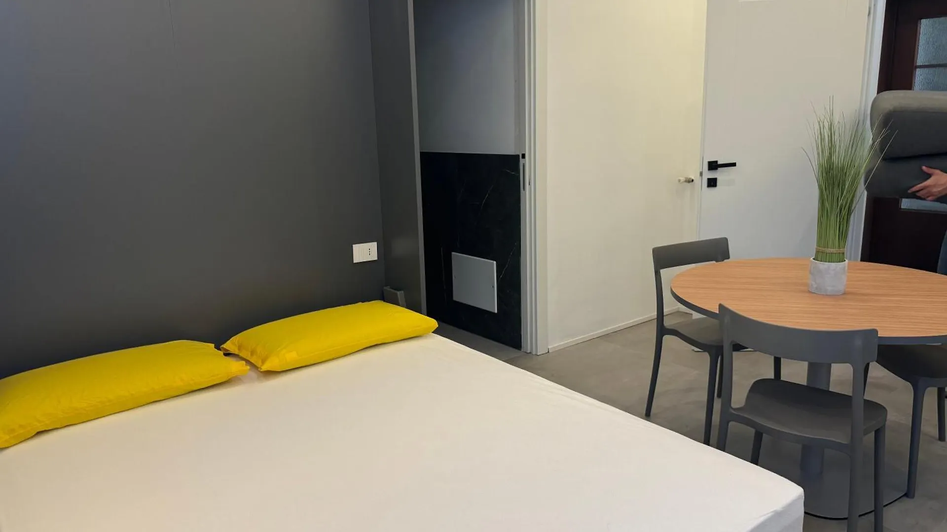 New!! Statuto Apartments Bergamo